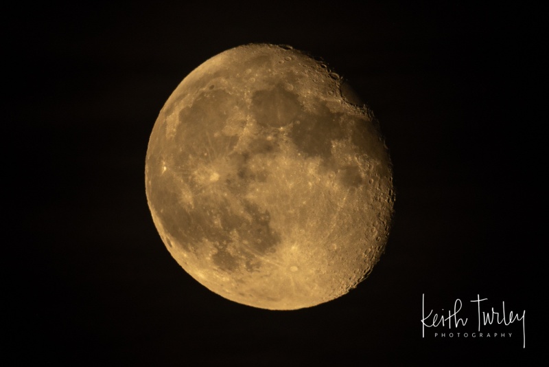 231001-3627-moon